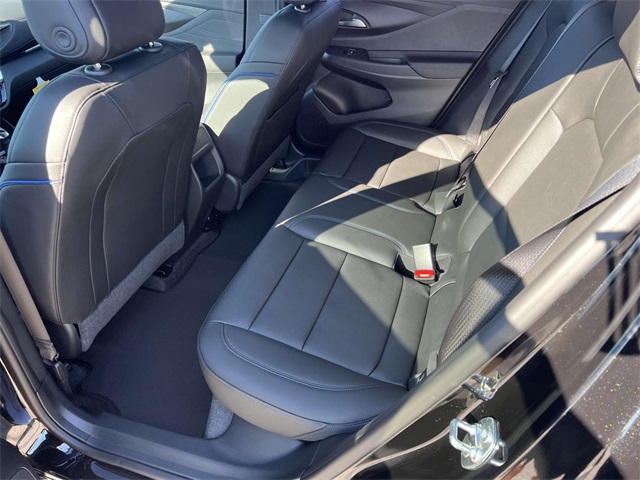 2025 Buick Envista ST photo 4