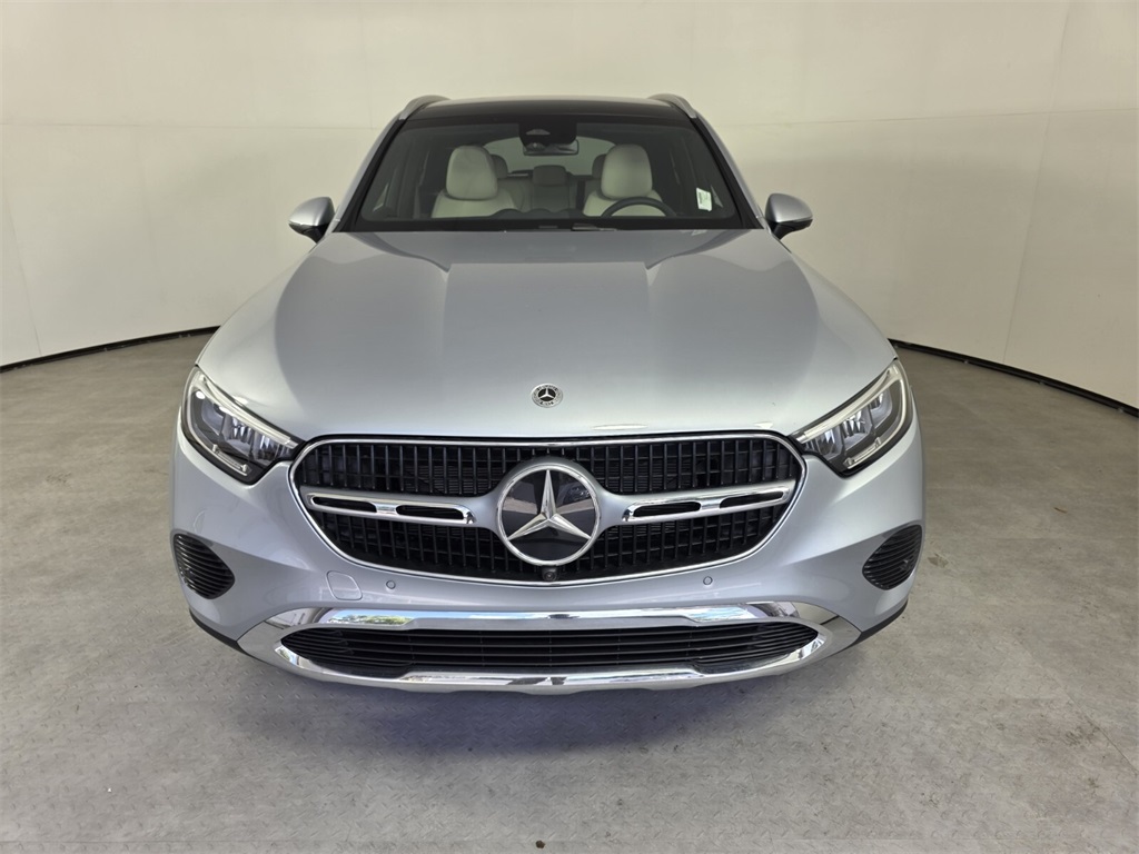 2026 Mercedes Benz GLC 300 photo 2
