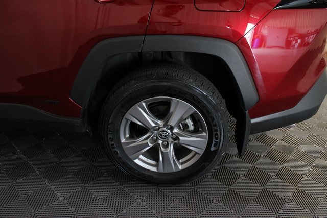 2024 Toyota RAV4 Hybrid XLE photo 9