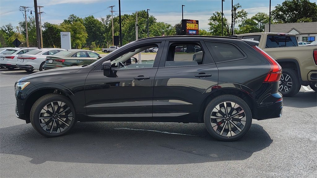 2026 Volvo XC60 B5 Plus photo 4