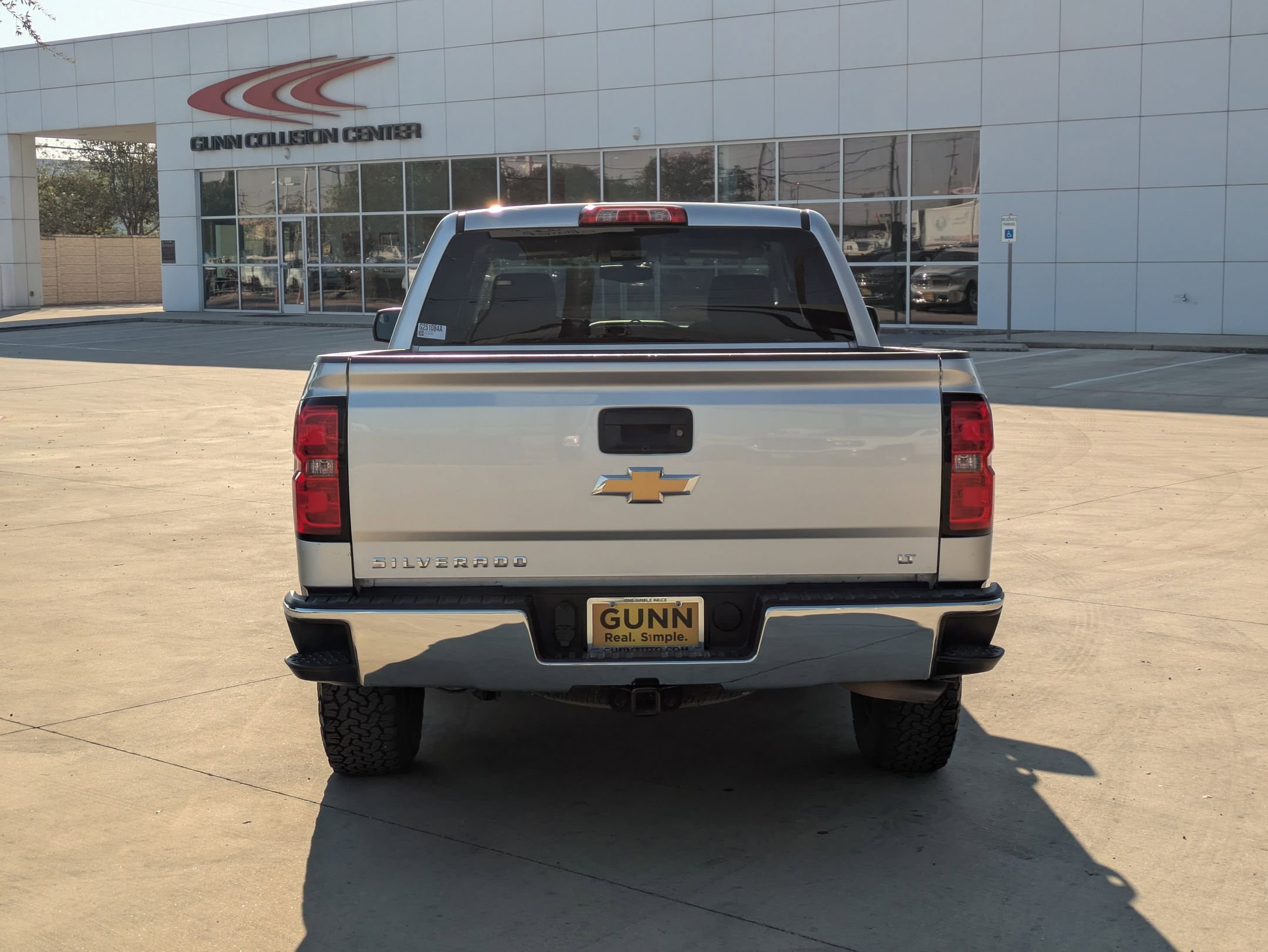 2018 Chevrolet Silverado 1500 LT photo 4