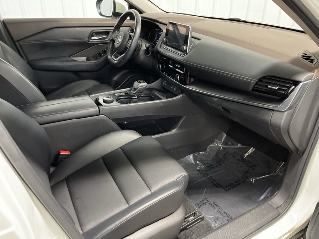 2022 Nissan Rogue SV photo 19