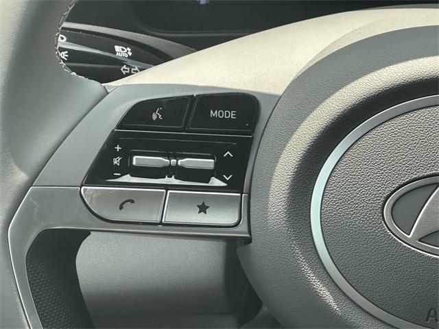 2025 Hyundai Elantra SEL Sport photo 24