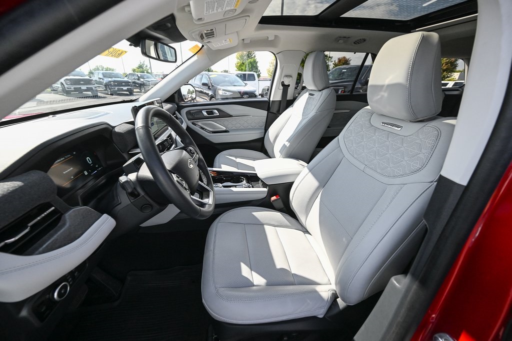 2025 Ford Explorer Platinum photo 18