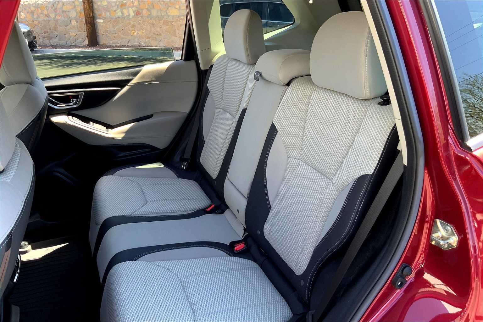 2020 Subaru Forester Premium photo 19