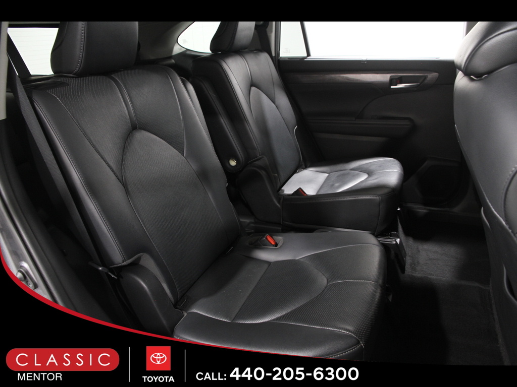 2021 Toyota Highlander Limited photo 16