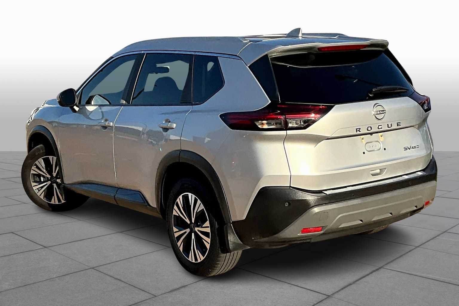 2023 Nissan Rogue SV photo 10