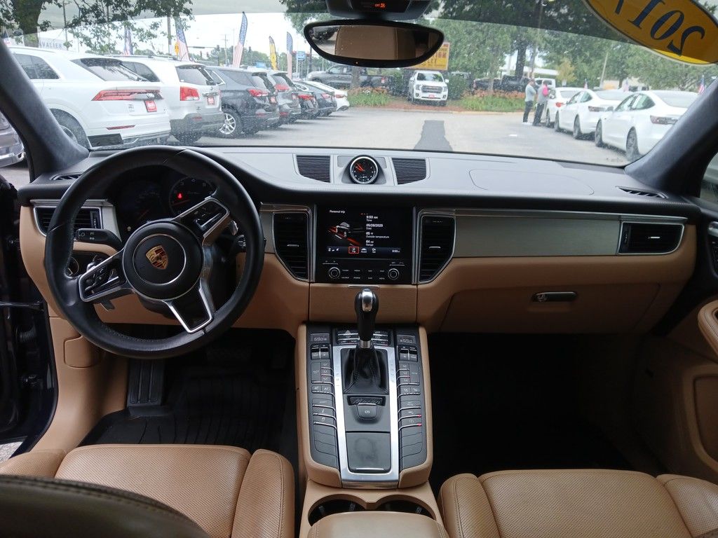 2017 Porsche Macan Turbo photo 12