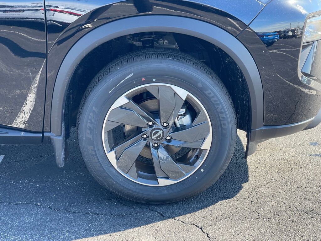 2026 Nissan Rogue SV photo 17