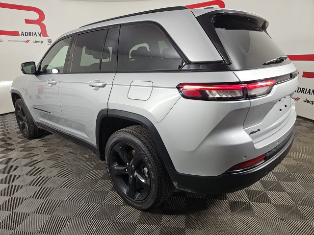 2023 Jeep Grand Cherokee Altitude X photo 3