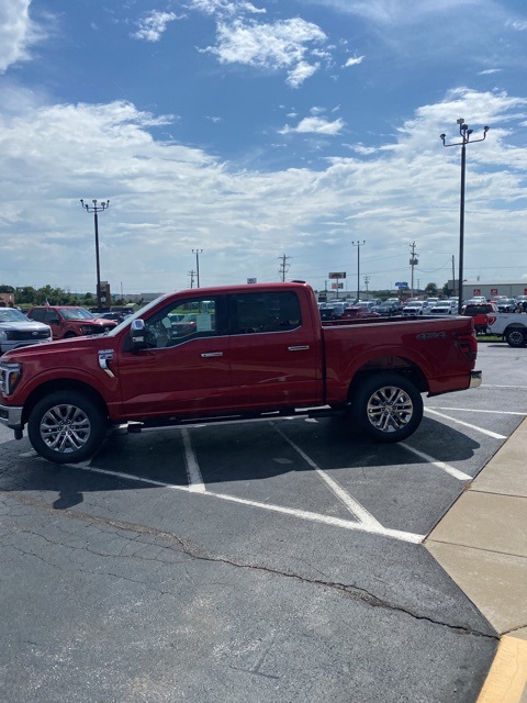 2025 Ford F-150 Lariat photo 4