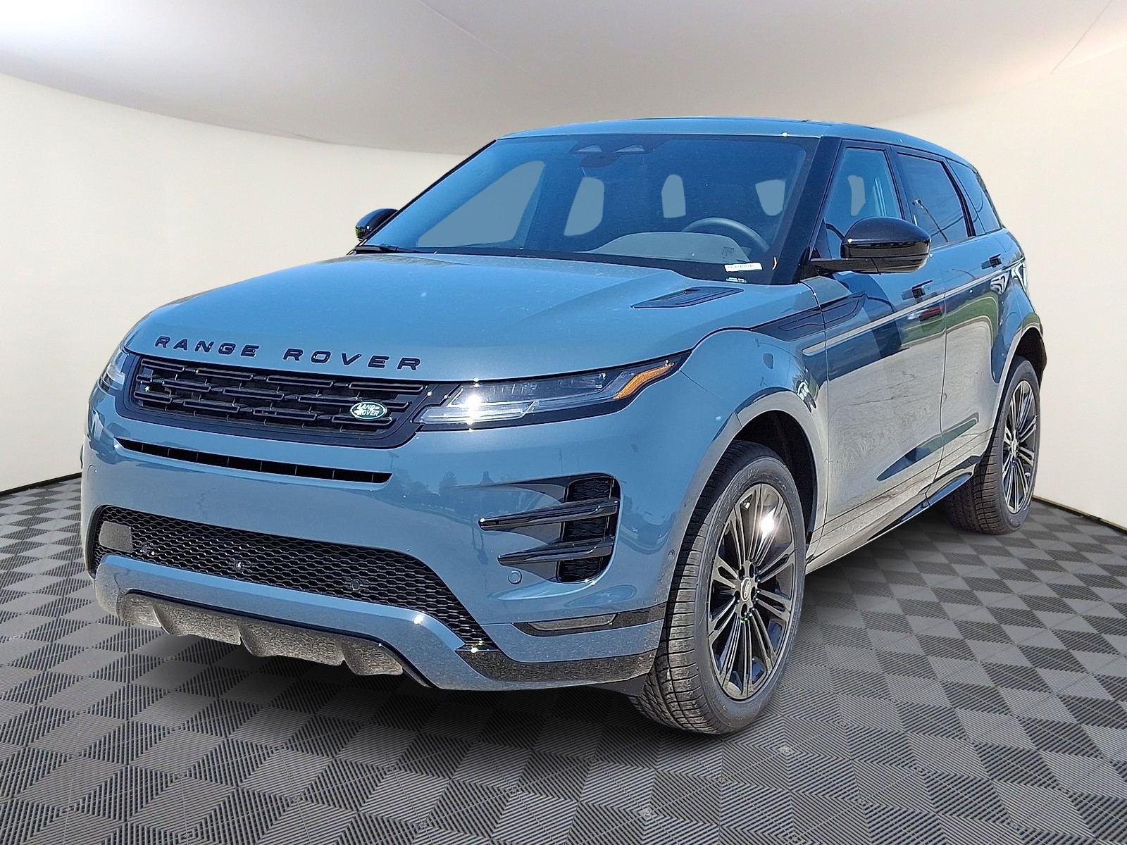 2026 Land Rover Range Rover Evoque Dynamic SE's photo