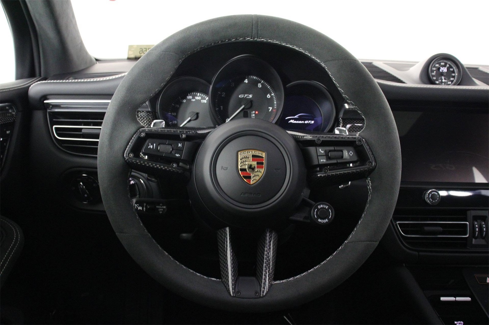 2025 Porsche Macan GTS photo 12