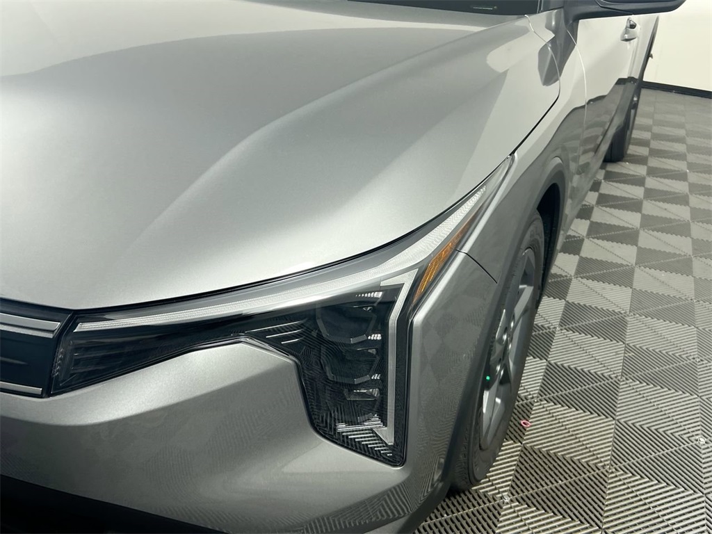 2025 Kia K4 LXS photo 10