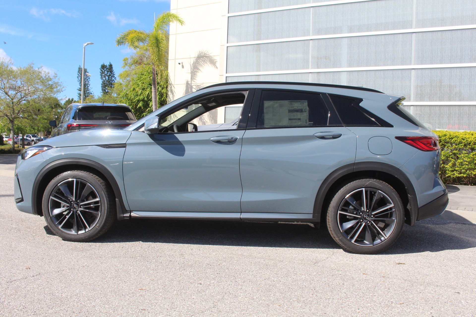 2025 Infiniti QX50 SPORT photo 2