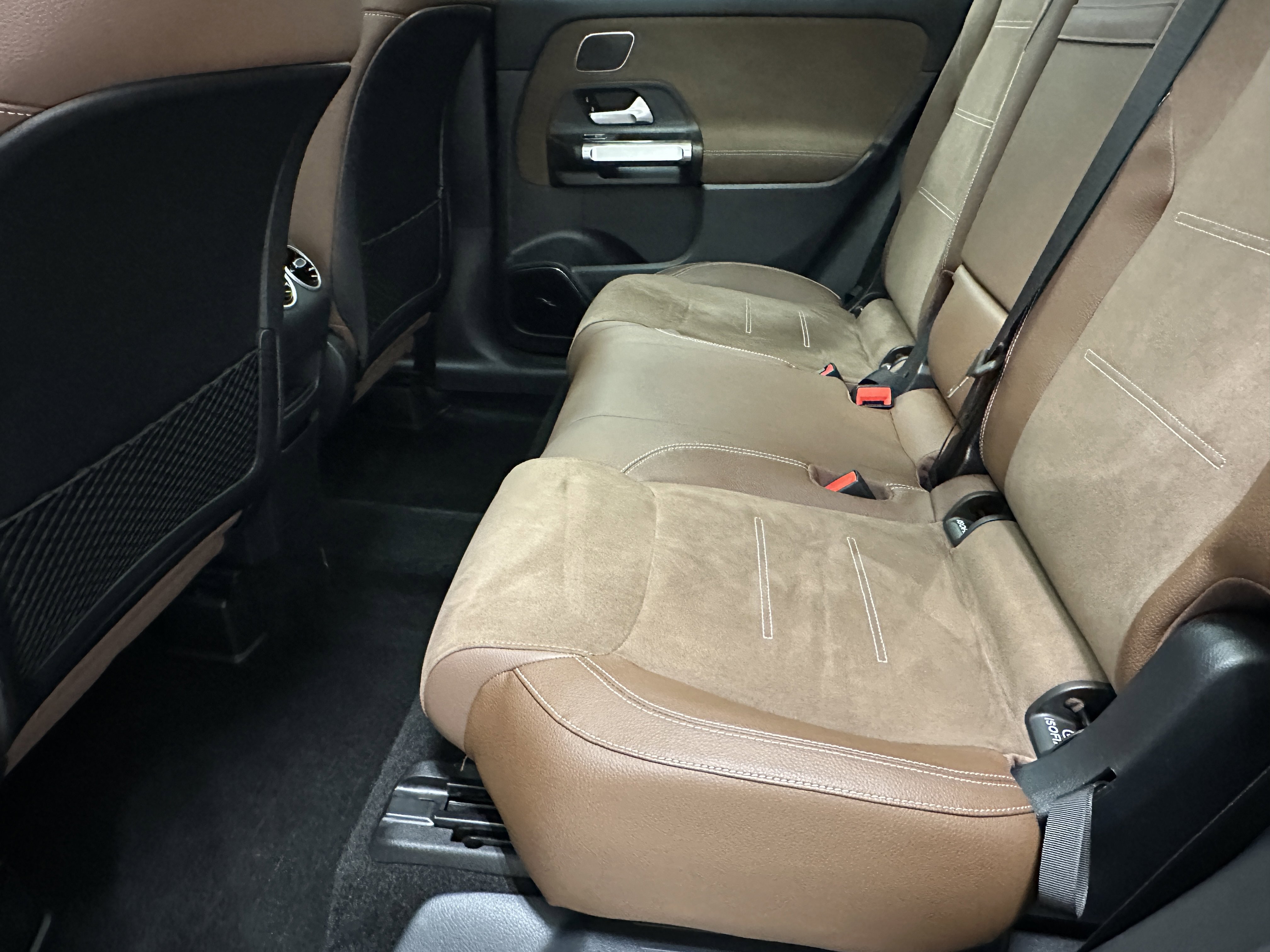 2024 Mercedes Benz GLB 250 photo 12