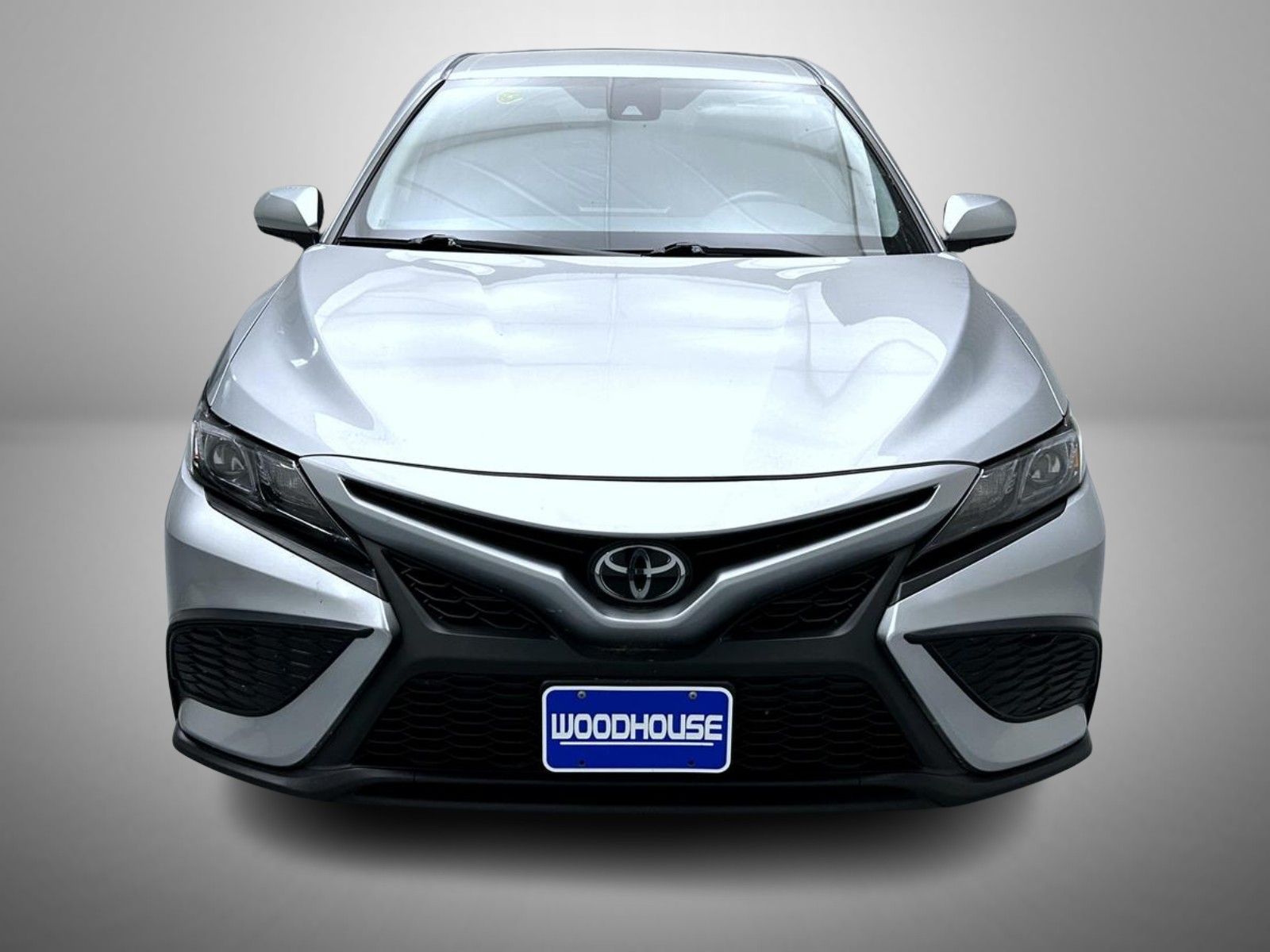 2024 Toyota Camry SE photo 2