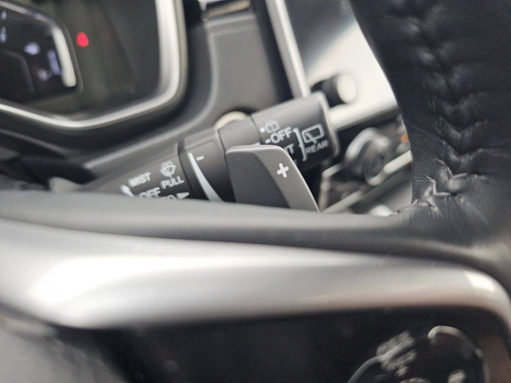 2022 Honda CR-V Hybrid Touring photo 12