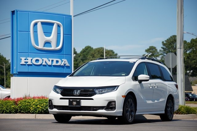 2026 Honda Odyssey Touring's photo