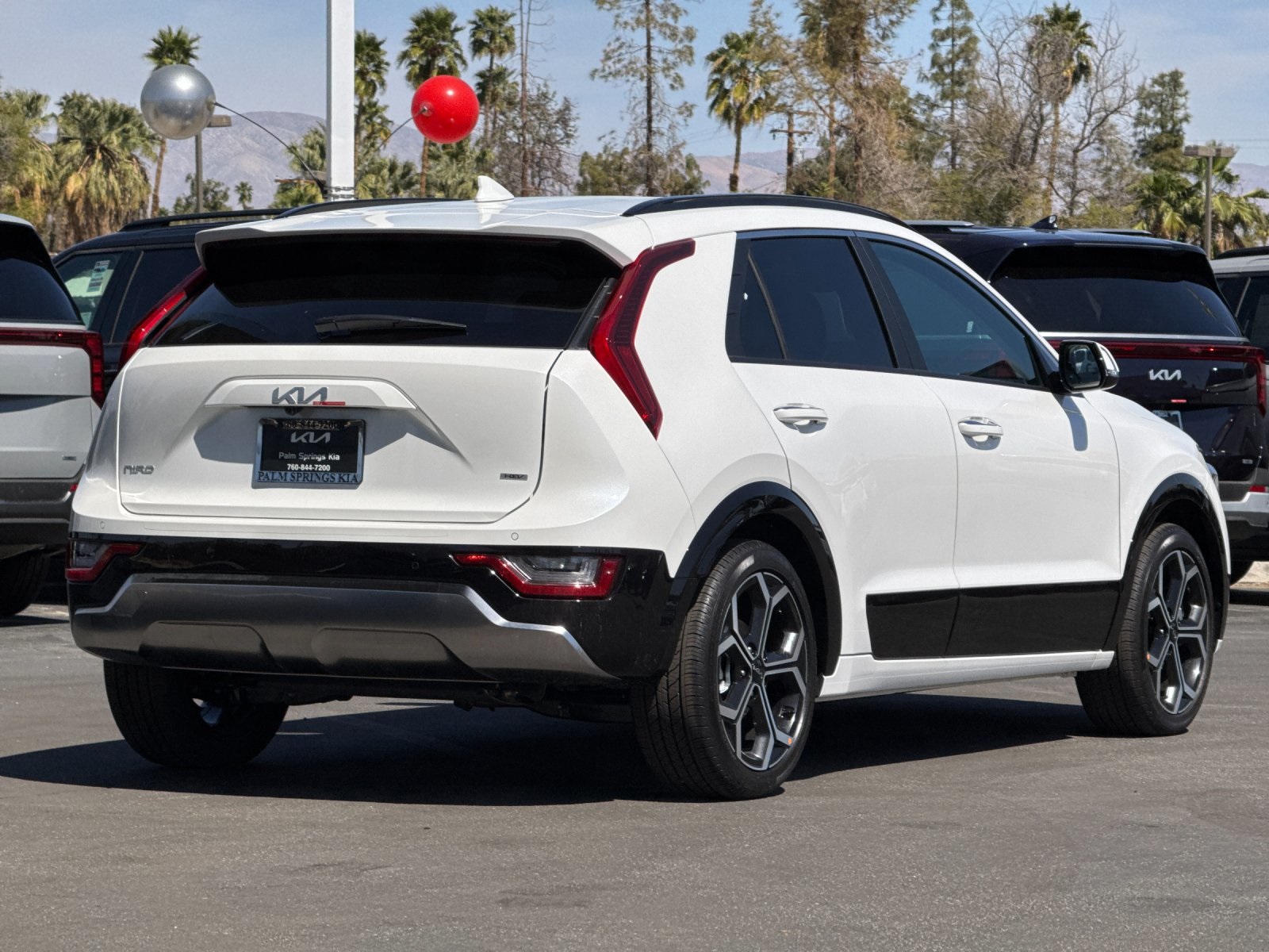 2025 Kia Niro SX Touring photo 3