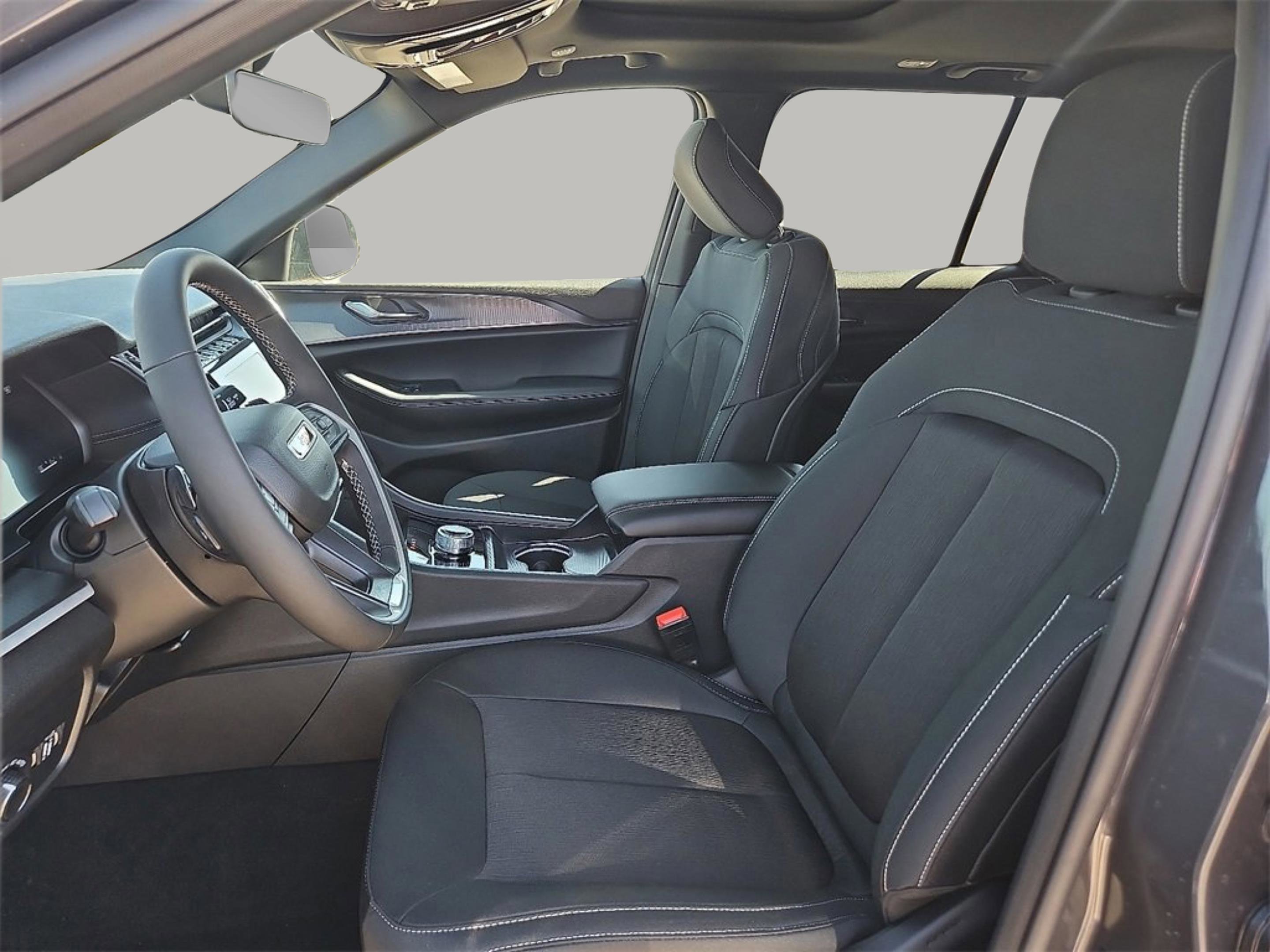 2025 Jeep Grand Cherokee Laredo X photo 13