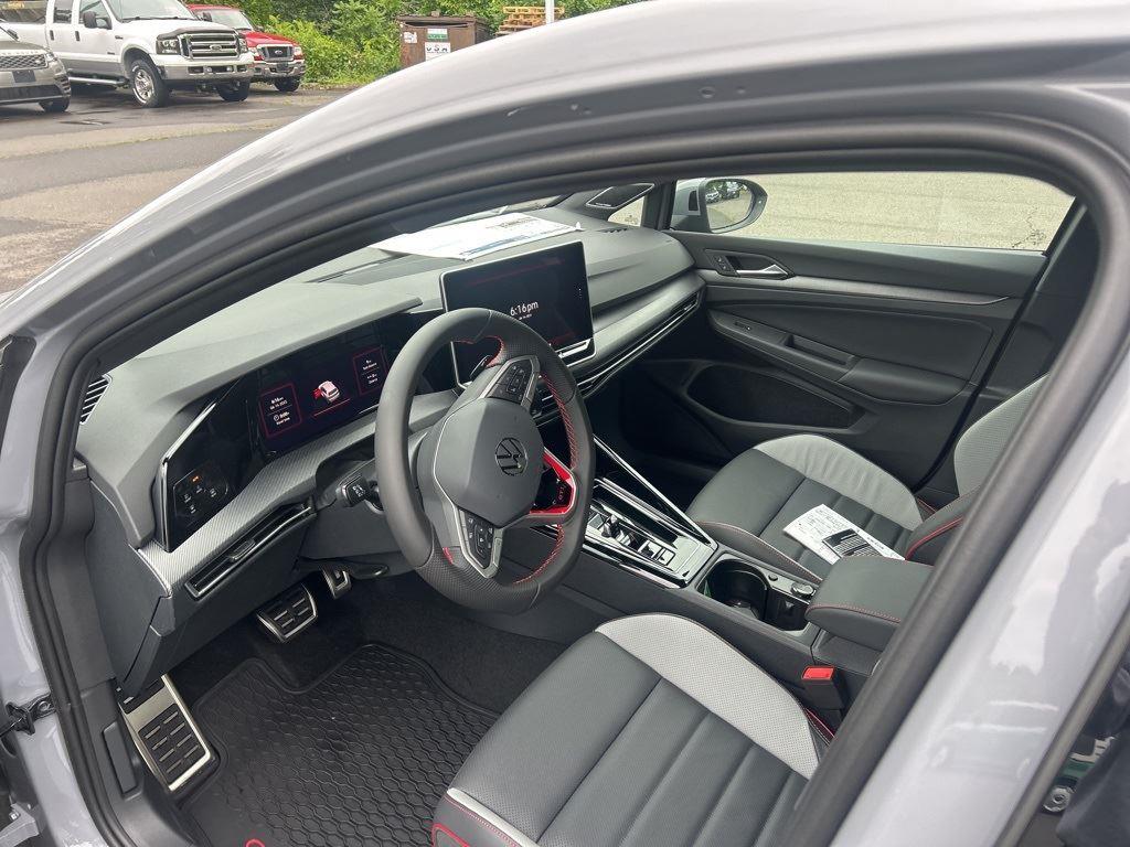 2025 Volkswagen Golf GTI SE photo 11
