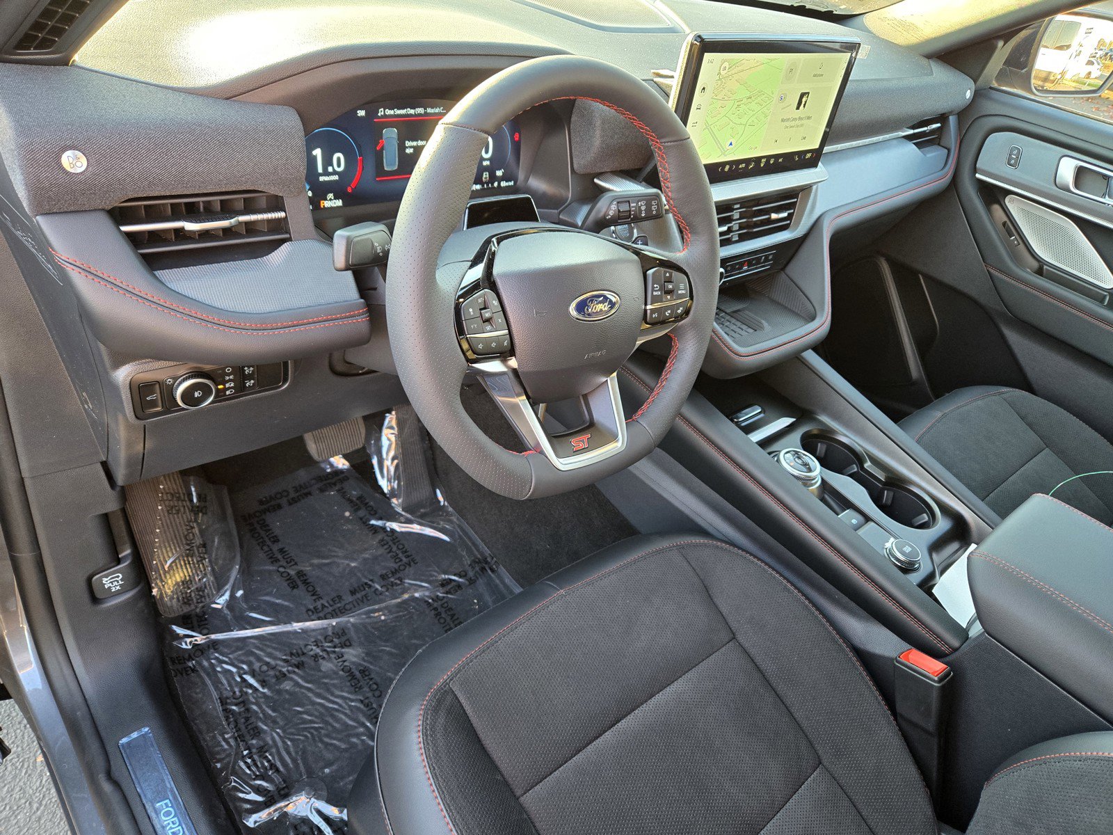 2025 Ford Explorer ST photo 9