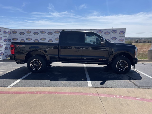 2026 Ford F-250 Super Duty Platinum's photo
