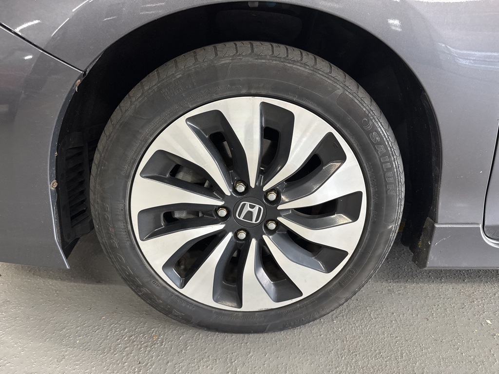 2017 Honda Accord Hybrid Touring photo 4