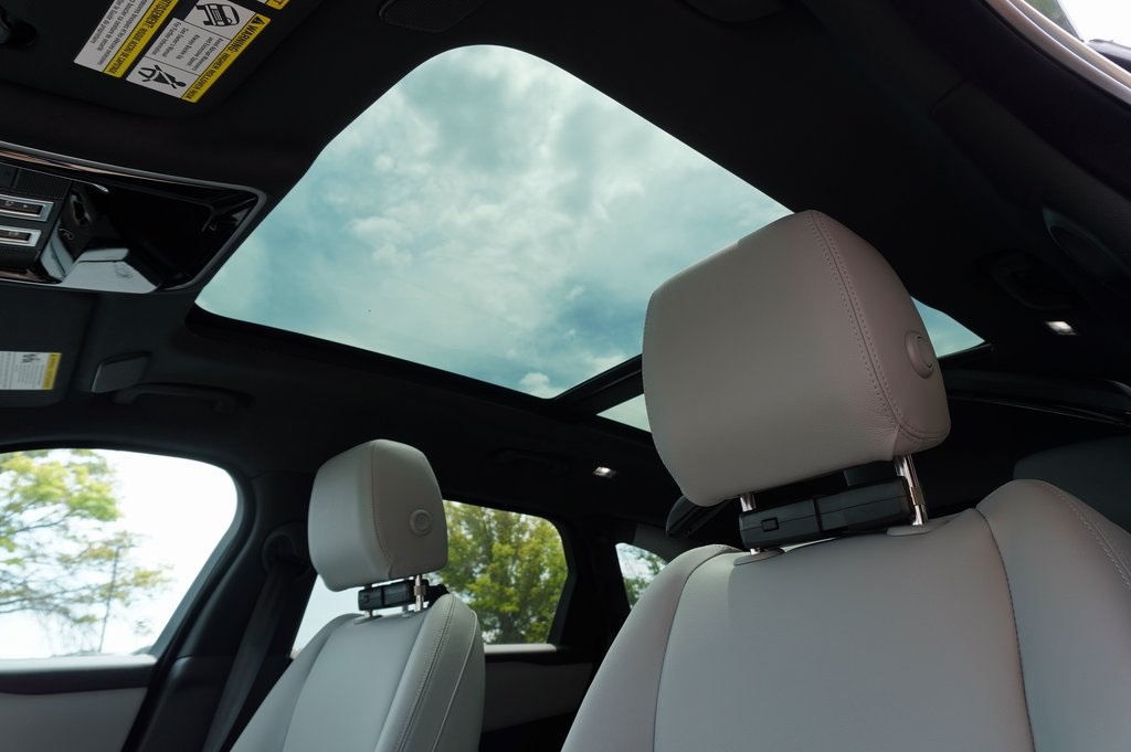 2026 LAND ROVER RANGE ROVER VELAR - Image 13