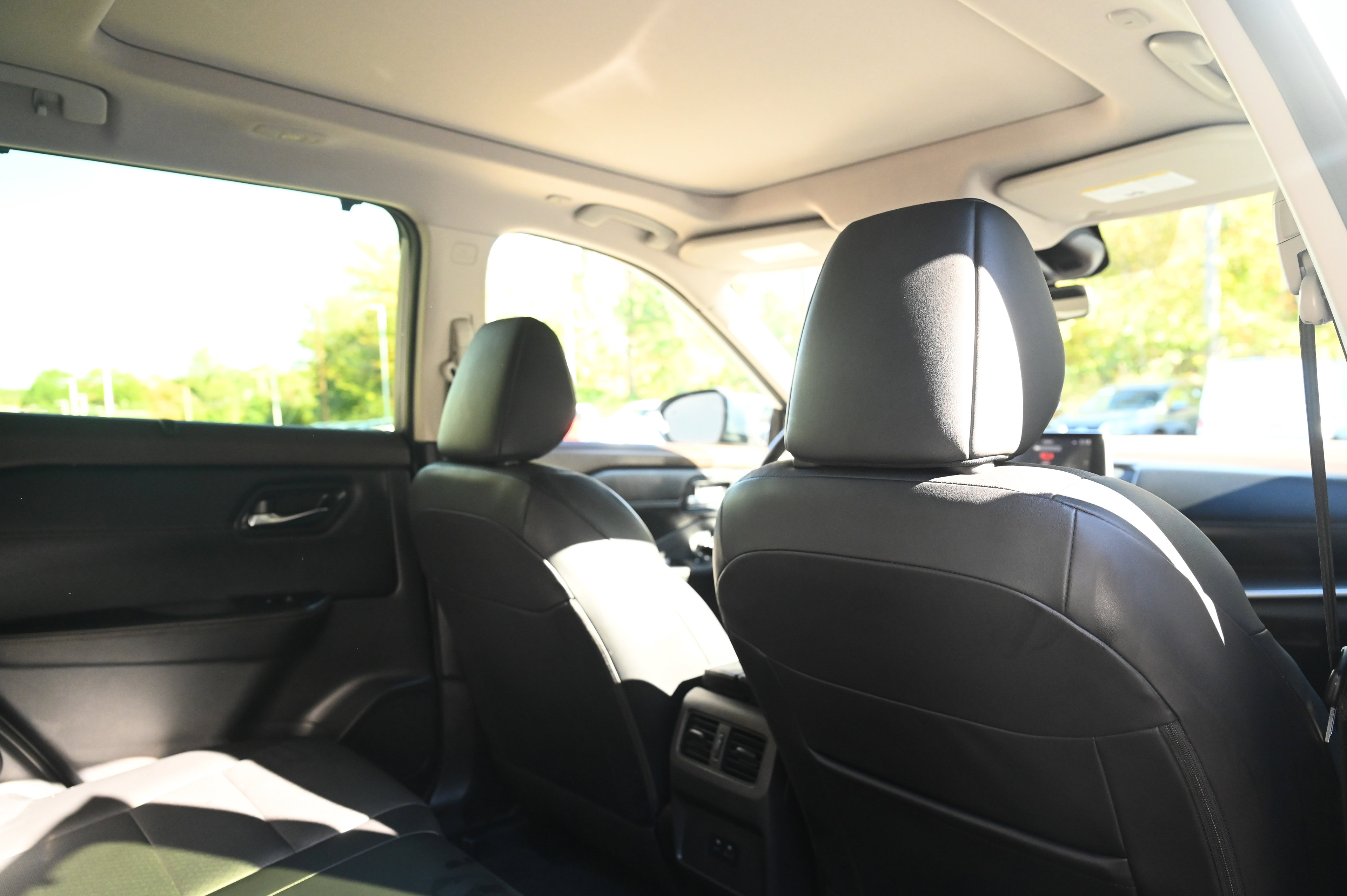 2023 Nissan Rogue SV photo 25