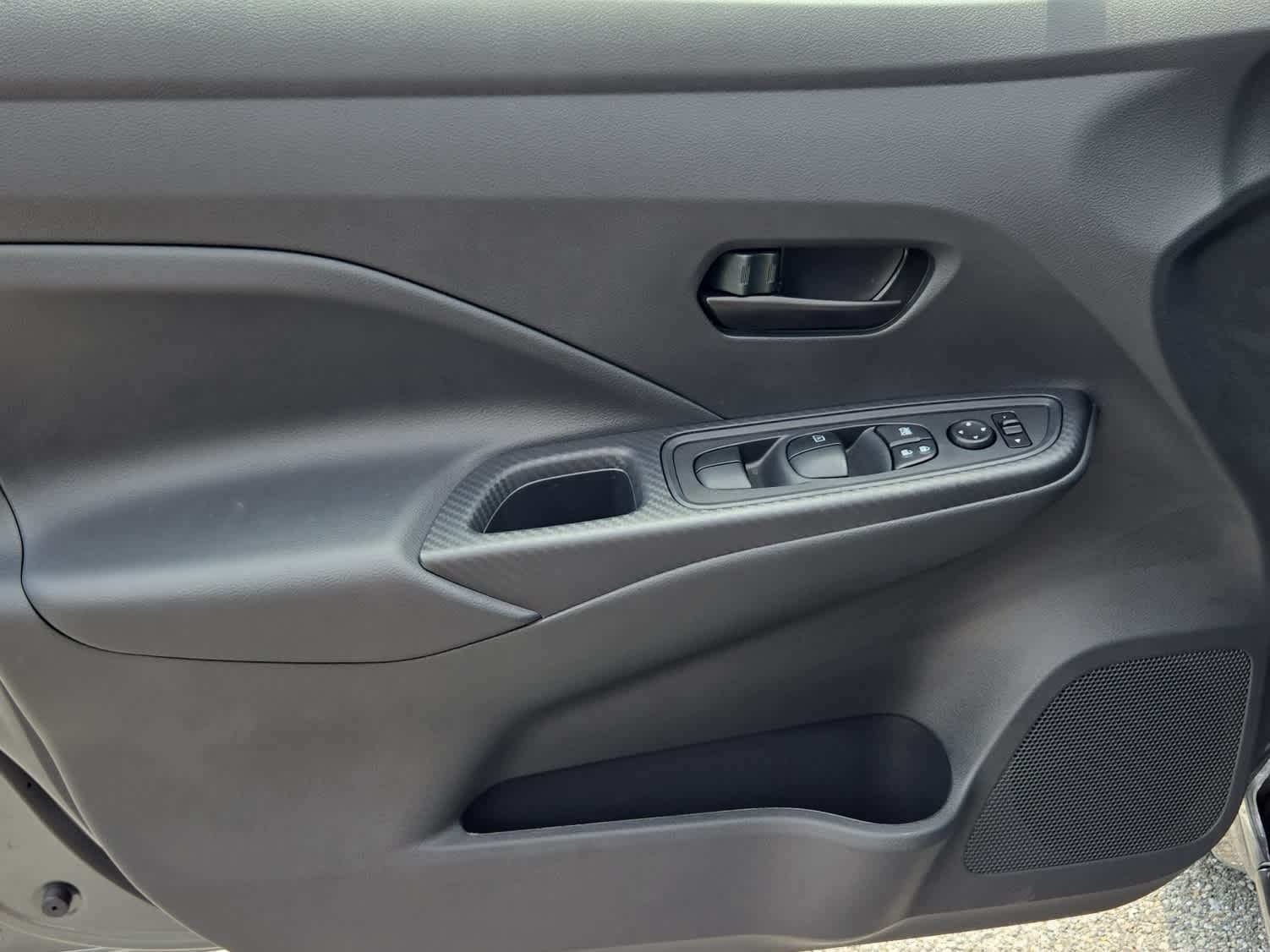 2025 Nissan Versa S photo 9