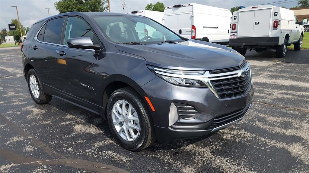 2023 Chevrolet Equinox LT photo 2