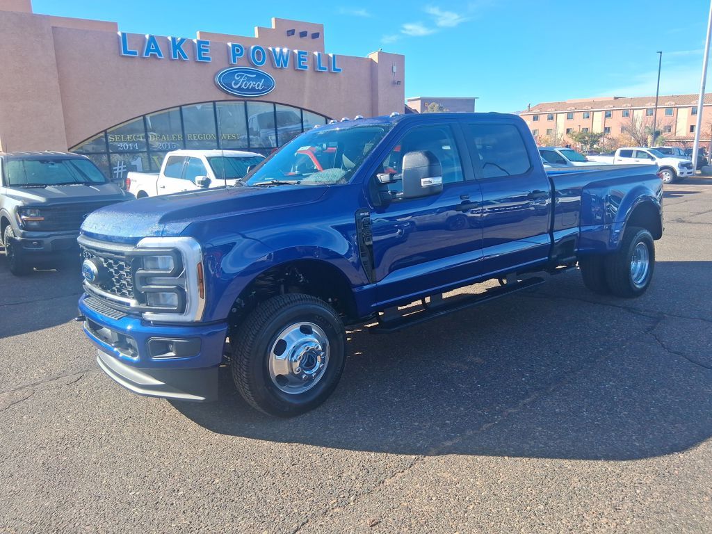 2026 Ford F-350 Super Duty XL's photo
