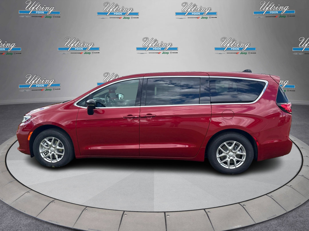 2026 Chrysler Pacifica photo 6
