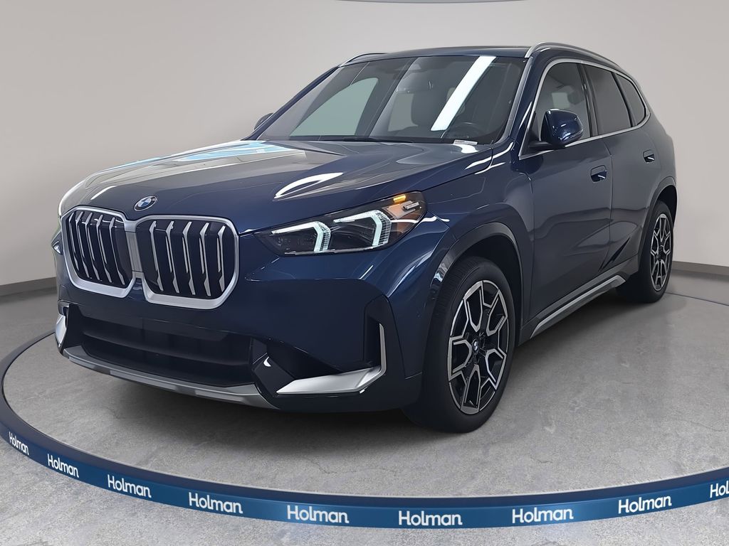 2025 BMW X1 28i's photo