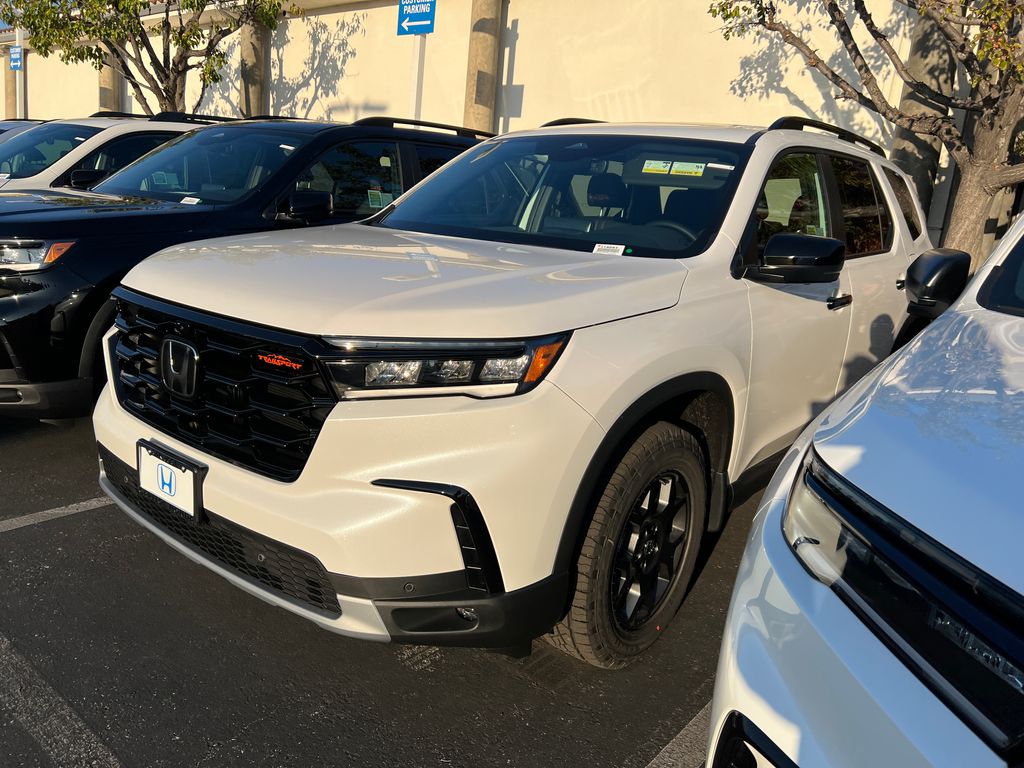 2025 Honda Pilot TrailSport's photo