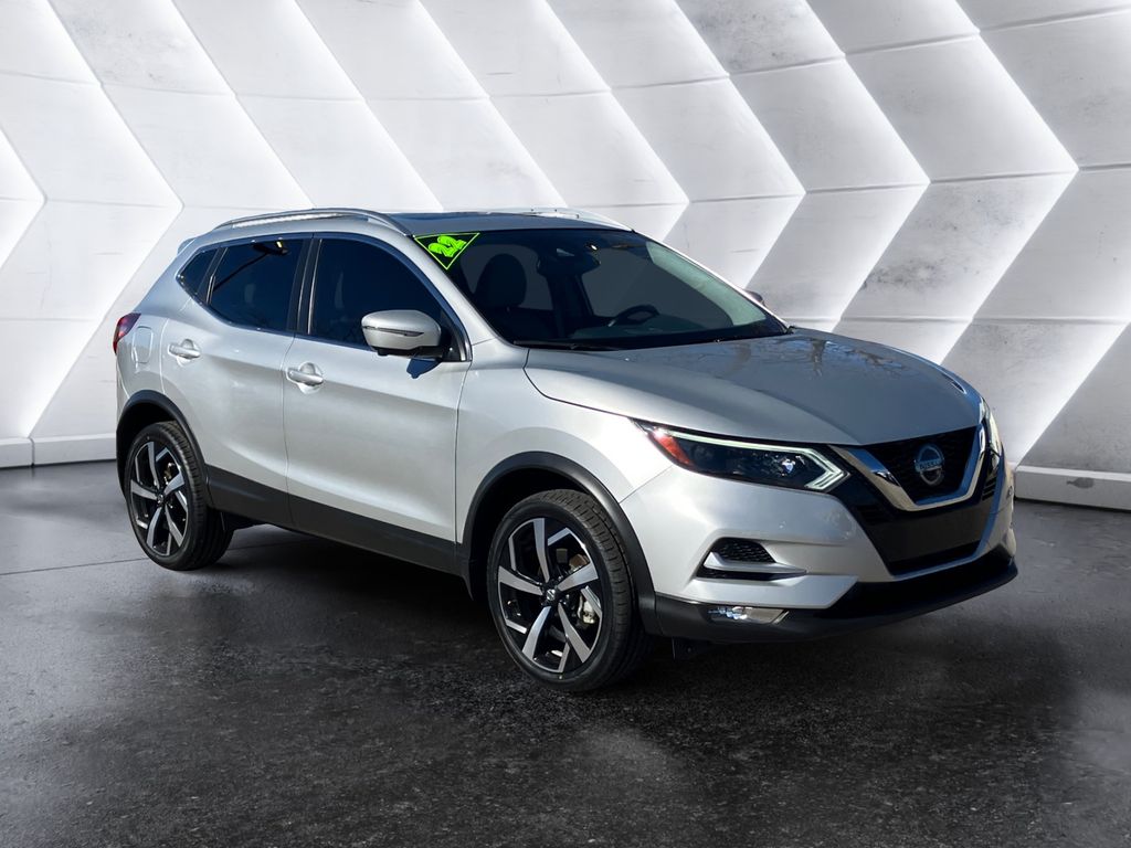 2022 Nissan Rogue Sport SL's photo
