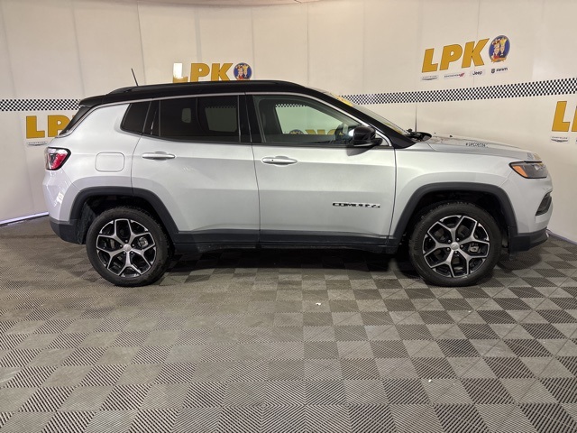 2024 Jeep Compass Limited photo 2