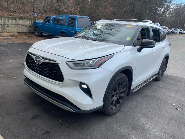 2022 Toyota Highlander Platinum photo 4