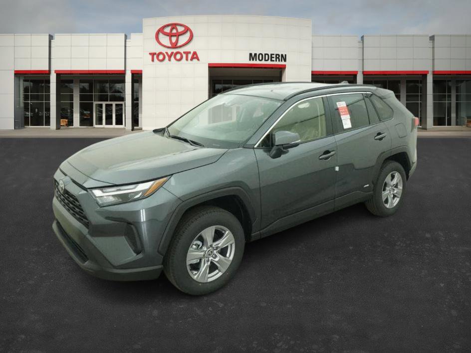 2025 Toyota RAV4 XLE's photo