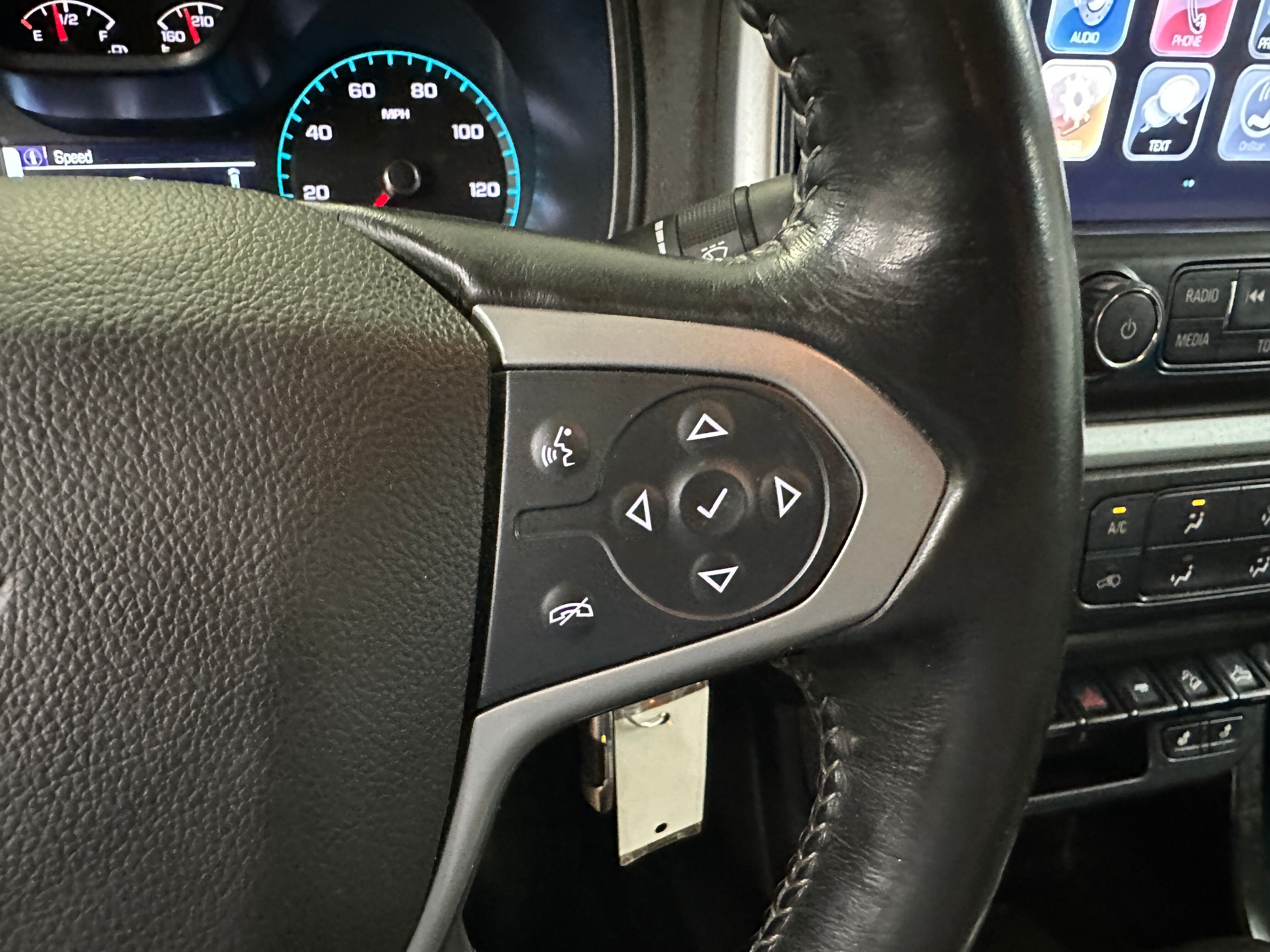 2017 Chevrolet Colorado ZR2 photo 2