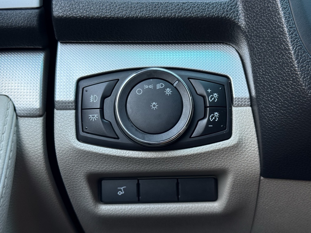 2014 Ford Explorer XLT photo 16