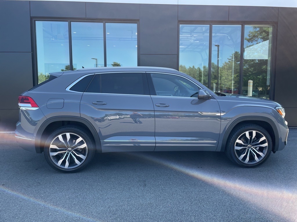 2021 Volkswagen Atlas Cross Sport V6 SEL Premium R-Line photo 2