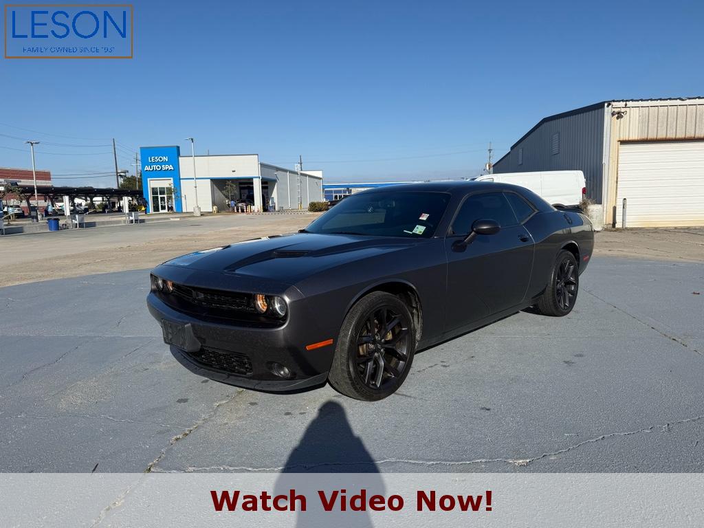2022 Dodge Challenger SXT's photo