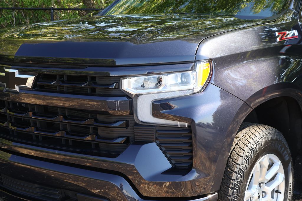 2022 Chevrolet Silverado 1500 RST photo 3