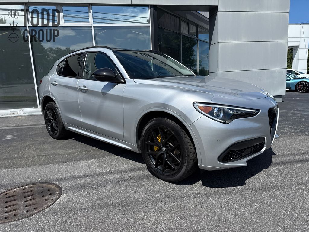 2021 Alfa Romeo Stelvio Ti photo 4