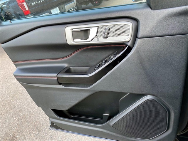 2022 Ford Explorer ST-Line photo 24