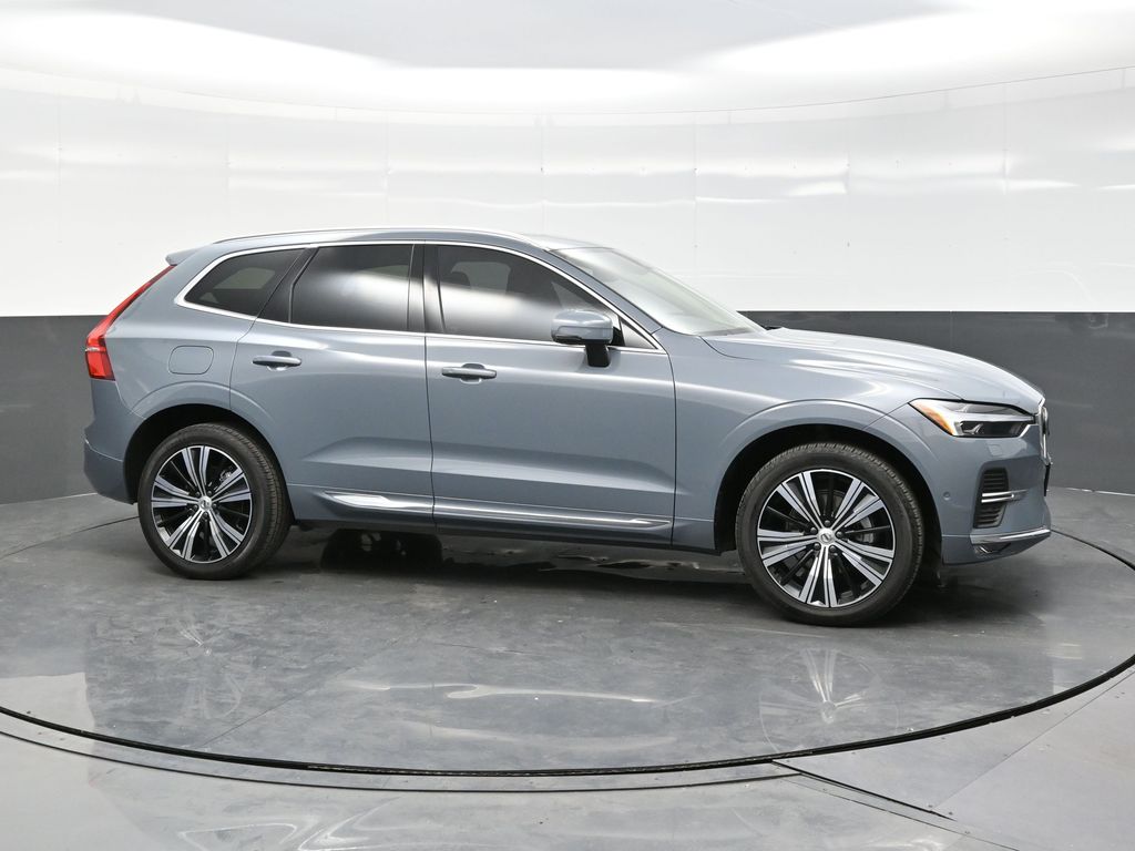 2023 Volvo XC60 B5 Plus photo 7