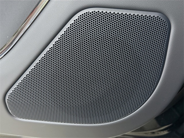 2025 Land Rover Range Rover Sport SE photo 17